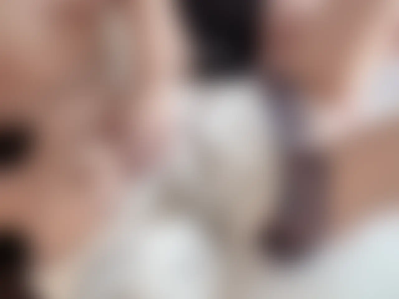 制服風の衣装でたっぷり動画17分
挿入中も自分でクリ触って、もっと余裕なくなって頭まっしろ、、
気持ちいから止められないんだけど、いっぱいいっぱいになるのは自業自得なところもあります🤧笑
お時間あるときにみてみてね.ᐟ.ᐟ
ぜひ1月も最後までお付き合いください♡🎀
またあした!♡ (2/2)