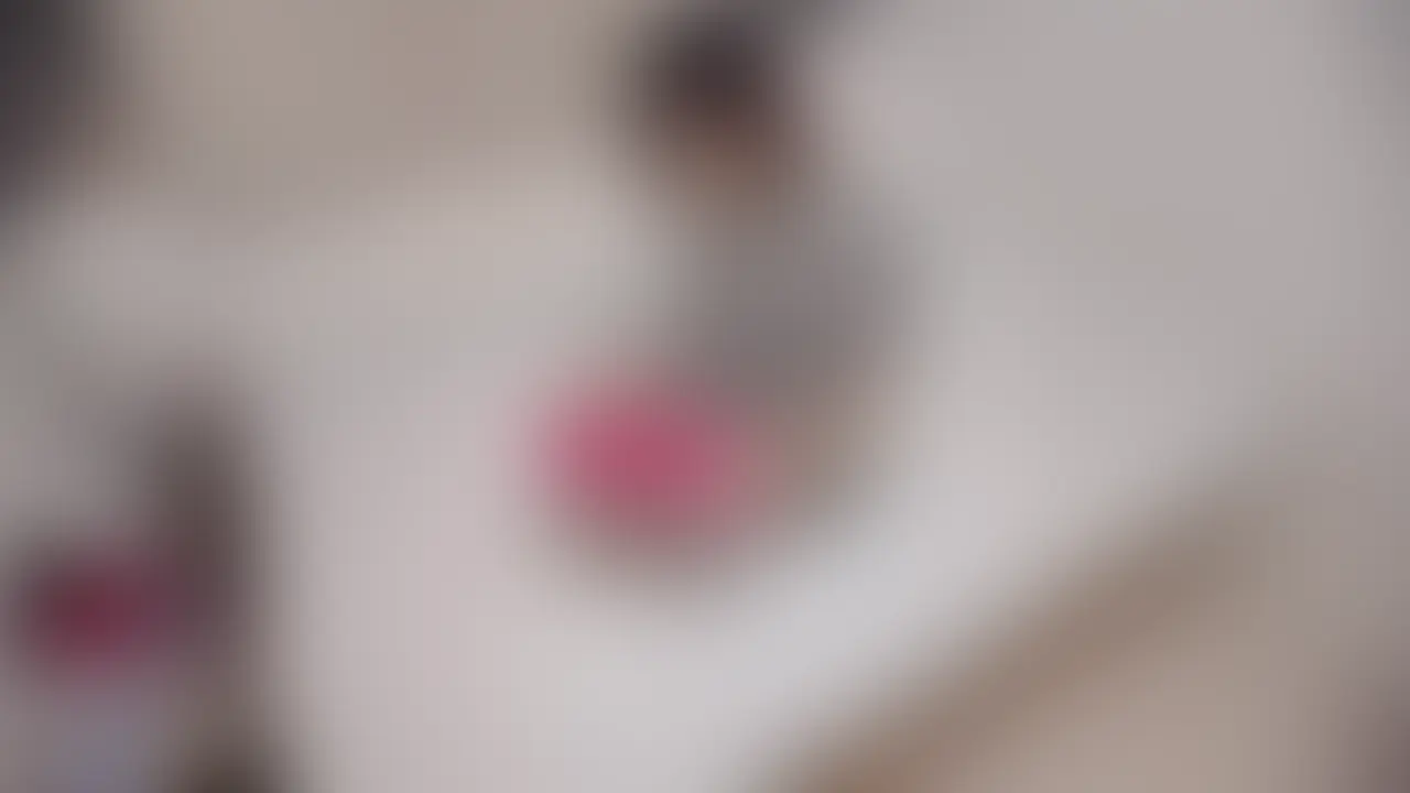 いいね・ブックマークしてから見て頂けると嬉しいです☺️
おもちゃ提供第二弾!
今度は乳首をいじるオモチャ貰っちゃいました🍯
我慢出来なくなって「触って…」っておねだりしてくる嫁が可愛くてそのまま襲って中にたっぷり出しちゃいました♪
※プランだと全部見放題なのでお得ですが、単品購入だとずっと見れる利点があります🙆♀️ (2/2)