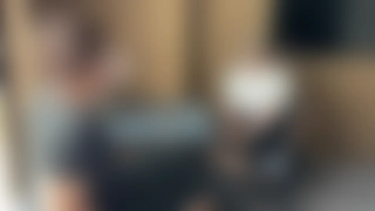 【本編完全顔出し】子持ちデリヘル嬢を口説いて生ハメ本番
この日の前日、可愛いすぎるデリヘル嬢とハメ撮りできたことに味をしめてしまい、撮影をお願いしたらまたもやokもらっちゃいました、、
今回呼んだ子は子持ち人妻だったのでダメかなと思いきや、お小遣いを匂わせたらなんとかいけました(笑)
交渉にお金使っちゃって金欠なのでいいねタップしてもらえると励みになります😢
本編は「完全顔出し」 購入者は期間終了後も"顔出し"視聴可能です (2/2)