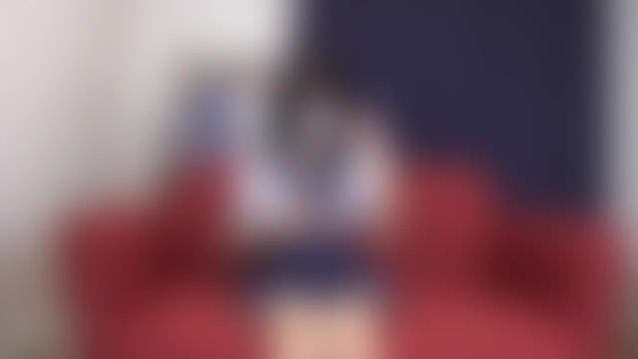 塾講師(24歳)妄想オナニー
いつか生徒としちゃうかも...という妄想を抱きながら欲求を我慢しているえっちな先生です。
スレンダーだけど美巨乳Fカップ。
夏場に薄着でこの体じゃ生徒も勉強どころじゃないはず。 (2/2)