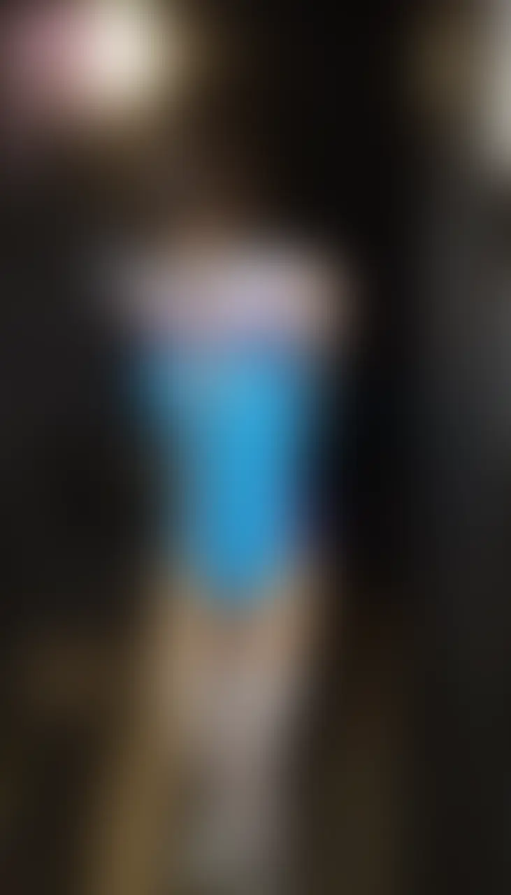 皆さまお待たせしました！超カワイイDVAを捕獲しました！まずは見せしめに、バトルスーツ姿の彼女を木に吊るし晒します。下半身にはもちろん電マを。そしてそのまま自宅の’接待部屋’に連れ帰り、おしおき台に固定、開口器まで付けてたっぷりとはず●しめたのでした。 (2/2)