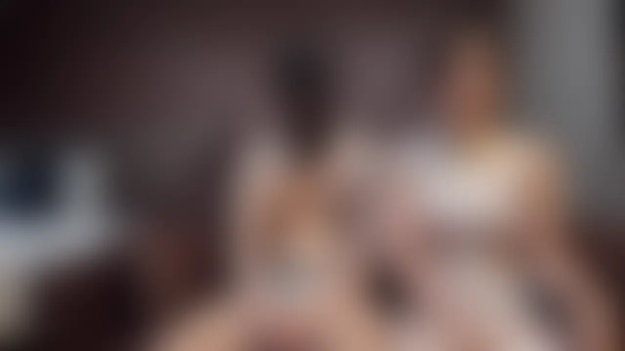 今回使用した手袋はCLASSE ロングストッキンググローブ 色はホワイトになります。
⚠️今回の女の子は痴女系ではないので動画内は喋りません。
【動画内容】
1.女の子が手袋をつける
2.男の上半身を触りながらDキス
3.男の股間を触りながら乳首舐め
4.ソファの背後にまわり男の乳首を触りながらDキス
5.ベッドで男を立て膝にさせ、下着をぬがし、乳首舐め手コキ、フェラ
6.男を部屋の入口ドア前に立たせ、Dキス、乳首舐め、手コキ、フェラ(フェラは別アングルあり)
7.ベッドに戻り乳首舐め、手コキ、フェラ
8.手袋にローションをつける
9.両手使って手コキ
10.乳首舐め手コキで射精 (2/2)