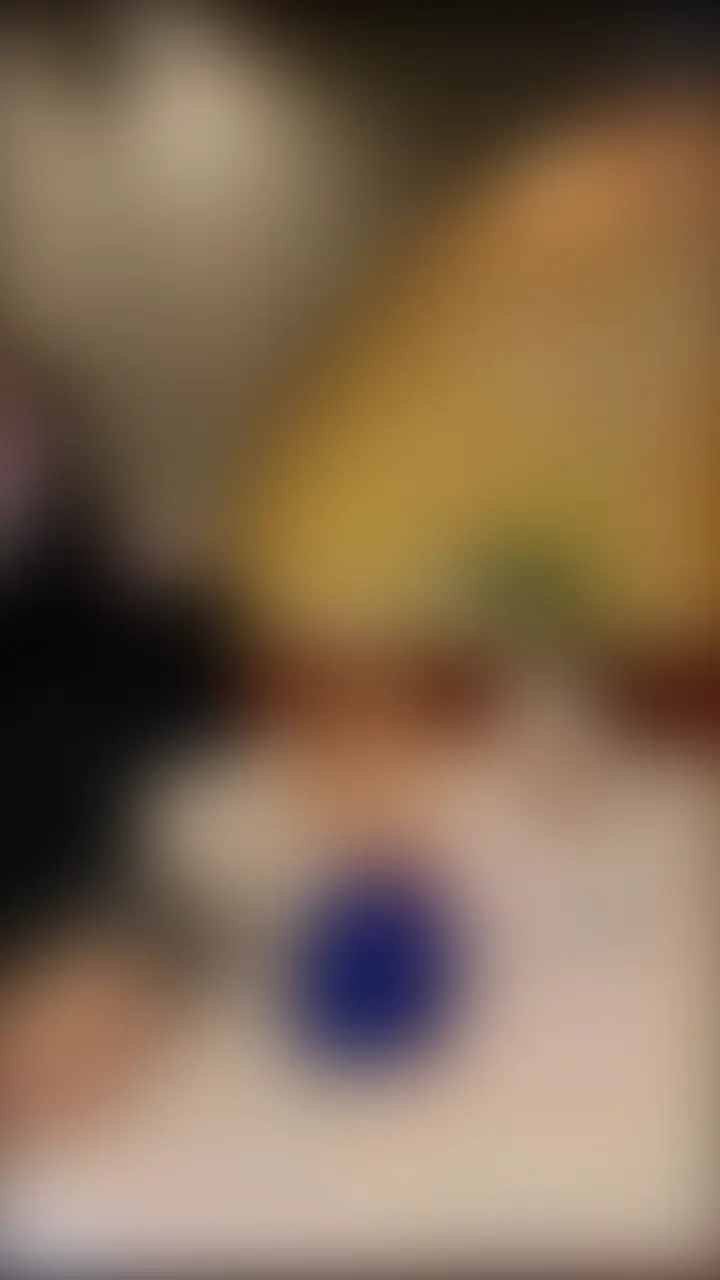 さら様の顔面騎乗です✨

下着洗ってなくて汗とおしっこの匂いでめっちゃ臭いと思うよ～😈
こんなんで顔面に乗られて嬉しいとか変態じゃな～い笑❔❔

～～～～～～～～～～～～
2アングル分の動画です
13:21秒 (2/2)