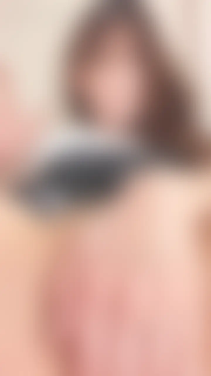 どあっぷでおま◯こ💕くぱぁー\(//∇//)\💕💕
指でくちゅくちゅしちゃった❤️ (2/2)