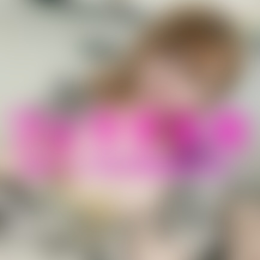 「車内フェラ好きの若奥様の巻!」
フェラする女 FSO-044
最近の奥さんはエロに奔放ですね!
旦那がかまってくれないからって理由で
他人棒を咥えちゃうんですから、すばばらしいですね!
いい世の中です。ネットって素晴らしい出会いが待ってるんです(笑)!
エロそうなアカウントにサクッと会いませんかと送ってみると
軽い感じでOK!車でもいいですか?って聞くと
車の中のほうが興奮する!っていい奥さんですね。
速攻、サクッと車内で抜いてもらいました!(笑)
ノーハンドでぐいぐいと動かすフェラは絶品。最高でした。 (2/2)
