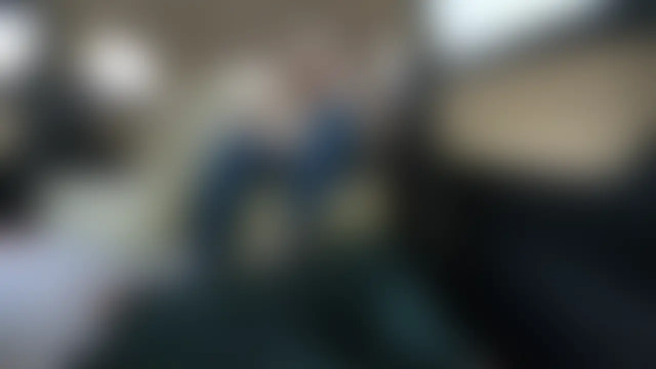 【リクエスト動画】旦那がそばにいるのに車の中で足コキで射精させる人妻🫣🫣🫣🫣
人妻の靴下に精子が染み込む😳 (2/2)