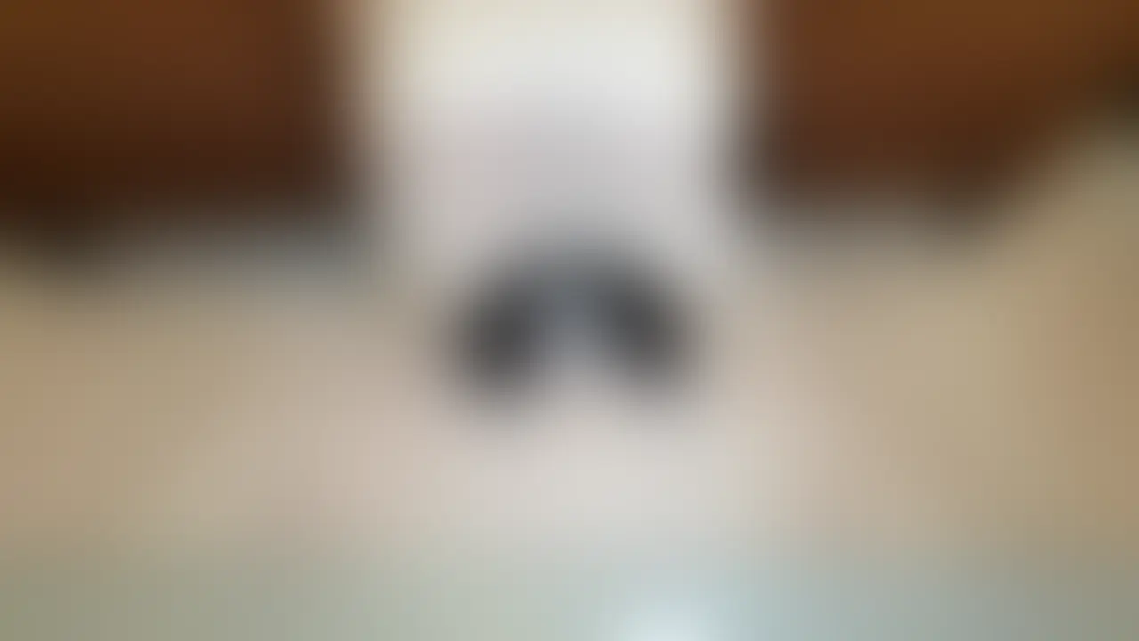 今回おっぱい撮影に協力してくれたのは21歳Fカップの持ち主のしずくちゃんです。
私は健康的でいいと思いますが世間でいうところのややポチャと言われる体形でしょうか。
どんな体系であろうと大好きなおっぱいが揉めて舐められることが出来れば私は幸せです。
しずくちゃん、おっぱいを最近触られたのは3か月前、触られた相手はお友達で、そのままHしちゃったとの事です。
本当に最近のSEX事情はライトな感じになっているんですね。
さっそくFカップのおっぱいを服の上から触らせてもううと、すぐに感じて甘い声を出すしずくちゃん。
3か月ぶりに触られて感じやすくなっていたのでしょうね。
ブラを見せてもらうと見た目とはうらはらにセクシーな黒のブラジャー。しずくちゃんかなりのエロだと思いますw
ブラの上からもおっぱいをモミモミ楽しんで、ついにFカップおっぱい降臨!
綺麗な形のFカップの乳房と色素の濃い乳首!!
たまらない!!!!
エロい!!!!!
たっぷりとFカップ堪能させてもらいましたよ♪
※ガチの素人のため顔にモザイク処理をしてあります。 (2/2)