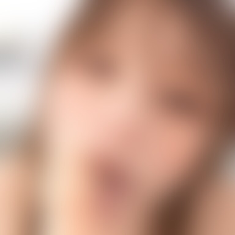 こんばんは♡
三連休はいかがお過ごしですか?✨️
今日の関東は、青空が広がっていてとってもいいお天気だった~🩷
こんな日はお出かけしたかったなぁ🚗🩷
そんな今夜は…
お久しぶりのおフェラ動画です♡
浴槽の中で髪もメイクもぐちゃぐちゃよれよれになりながら、夢中でじゅぽじゅぽしちゃった……
自分のフェラ顔って、ブサイク過ぎて見るに耐えなくて…( ; _ ; )
お蔵入りしてしまうか迷ったけど、ももちのお顔やお口で少しでも気持ち良くなって貰えたら嬉しいなって、勇気をだして投稿します…!
唇や舌先のドアップや、よだれも…㊙️
普段中々見せないところって、すっごく恥ずかしい…
舐めるの大好きだから、カリも先っぽもちろちろジュポジュポいっぱいしちゃった。。
一眼レフで撮ってみたので、いつもより高画質でお楽しみください♡♡♡
はうーっ、
舐め舐めやっぱりだいしゅきだぁ…
お耳も、おち○ぽも、いっぱいいっぱい舐め舐めしたい。。 (2/2)