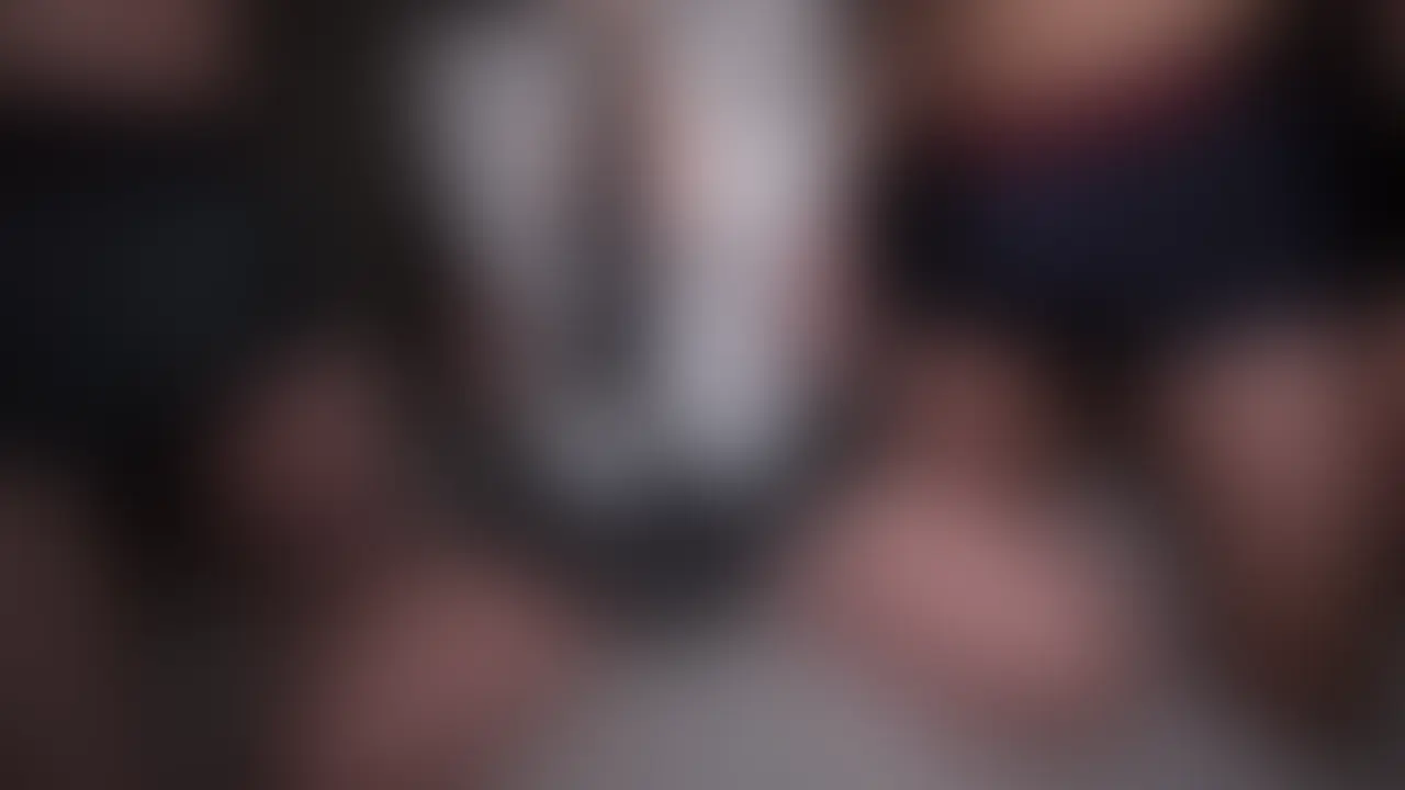 Jカップ爆乳お姉さんをデカチンコで犯しまくって鬼雑魚オナペットに仕立て上げてみたっ🥺🥺🥺
流石にデカ過ぎて爆発寸前な爆乳おっぱいをオイルでドバドバおっぱいにしてひたすら4Pで犯し廻してあげました✊‼️✨
デカチンを出し入れしてたら止めて欲しくないのか「止めないでぇっ、、、」と求めてくるド変態っぷり、、チンコ達も興奮度MAXでひたすら穴という穴を犯しまくり最後はミラクル雑魚マンコオナホ完成させすぎちゃってました、🥹🥹🥹 (2/2)