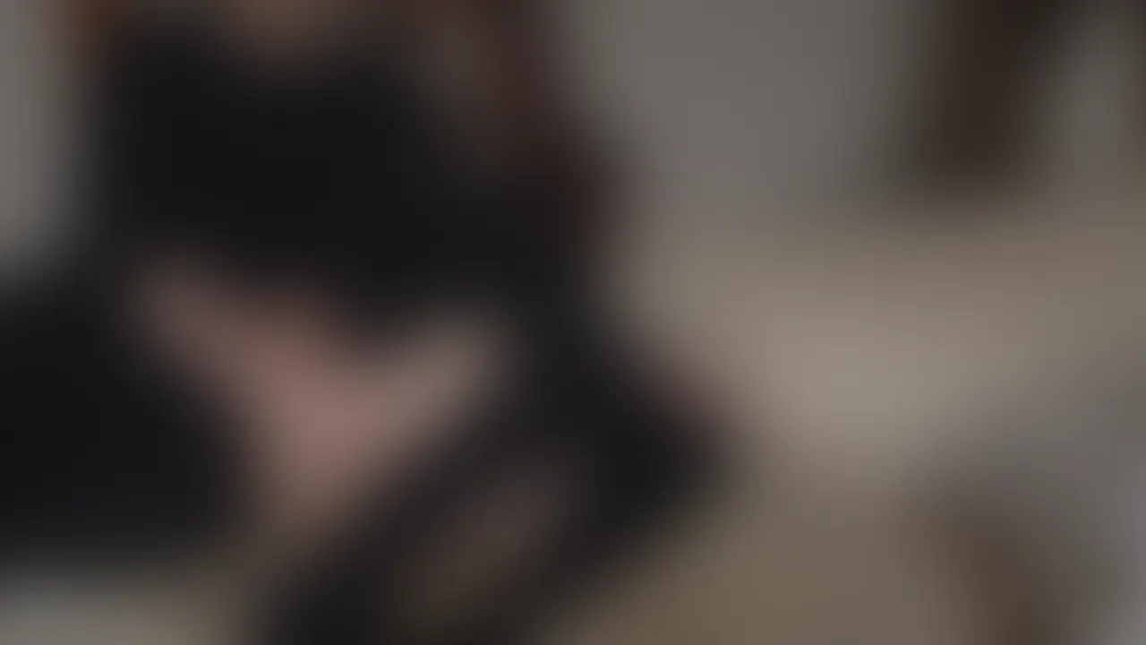 彼の大好きな眼鏡をかけて、たくさんえっちしました♡
手コキでイッちゃいそうになってたから、ダメだよ〜♡って言ってたのに
我慢できずに精○漏れちゃってた(,,- -,, )
しかもそのまま手握られて一緒に手コキして2連発でいってたの可愛かったな♡
それ見てたらすごく濡れちゃって…
素股したとき音やばかったし、最後は私もたくさんいかされちゃいました> < ♡ (2/2)
