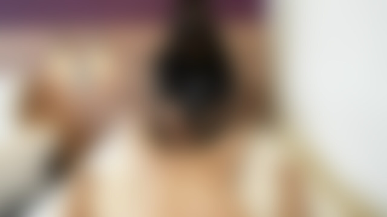 玉の部分を触ってみたら気持ちいいって言ってて、おちんぽと玉を一緒に責めてあげたよ♡
玉触られて気持ちいいなんて初めての経験だったみたい🤭
うららが初めて奪っちゃった♡
おちんぽよりも玉触った方がいいね?って言ったらどっちも触ってくださいだって🥺可愛いい♡ (2/2)