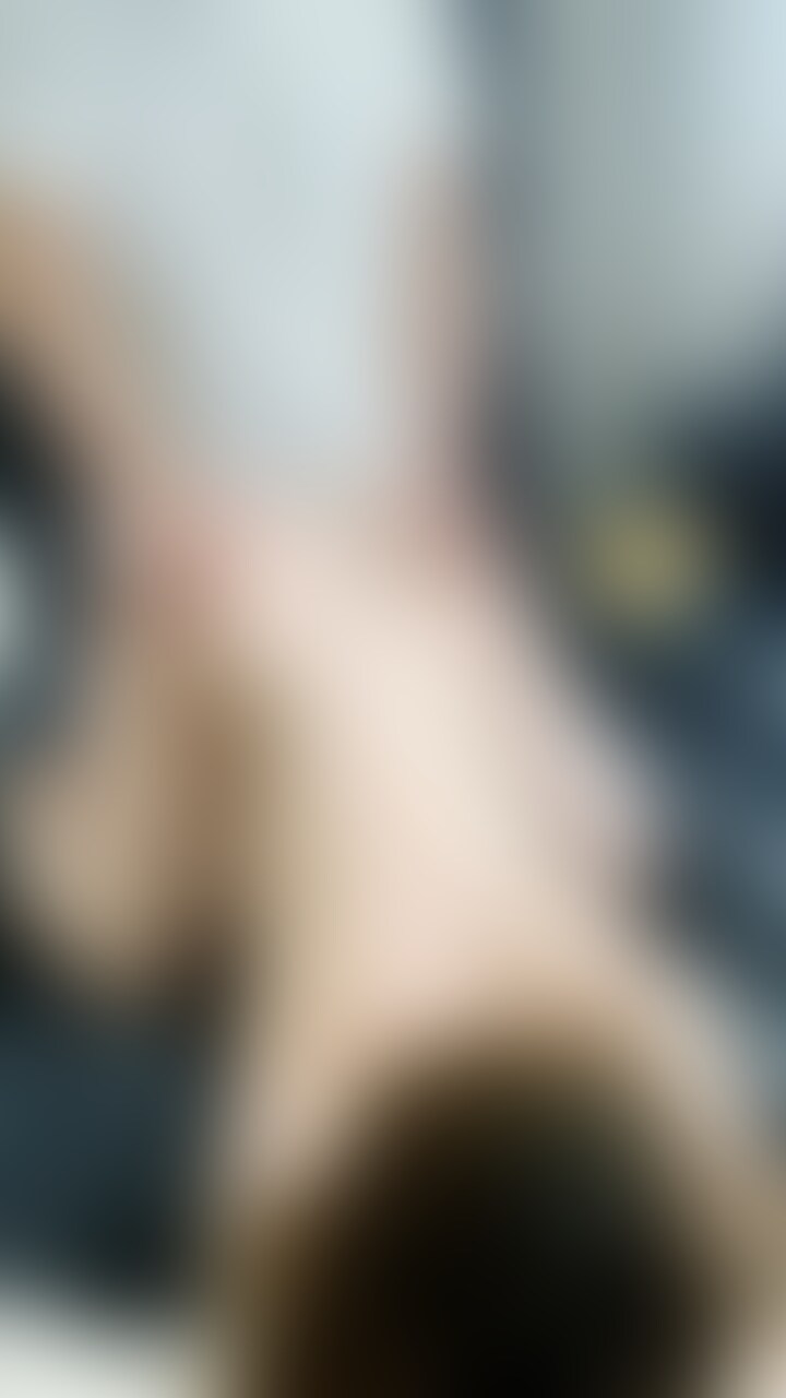 縦動画★正常位から松葉崩し→バックでスパンキング→種付けプレス→正常位で射精！
挿入中も潮吹きしちゃって、Tシャツがびしょ濡れになっちゃいました (2/2)