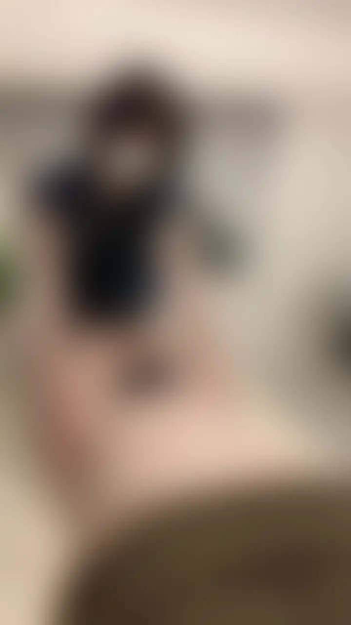 ついに、はじめての顔出し。
いつも応援してくれている皆さんへ、
少しだけ勇気を出して、新しい一歩を踏み出しました。
今までとは少し違う雰囲気の私を見てもらえたら嬉しいです。
普段は見せない表情や空気感もたっぷり収録。
ぜひ最後まで楽しんでください🤍
感想や応援コメントもお待ちしています。 (2/2)