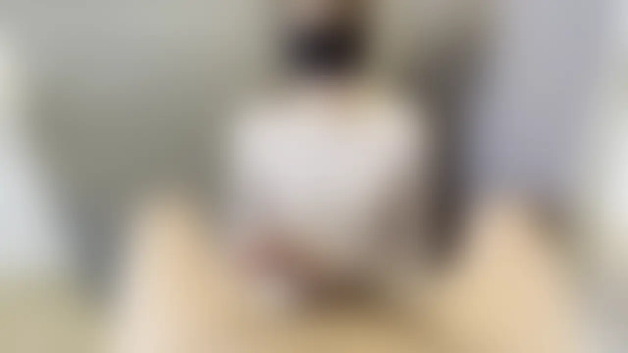 ♥学業の為中々呼び出しに応じず、呼び出したはいいものの腑抜けたフェラしてるので顔面アップで動画投稿しちゃいます♥
♥撮影前に肉便器らしく中出し込みの3発抜いてもらったのでもういいかなと思っていましたが気が変わってのこの動画です♥
♥いつも通りのヘッドシェイクイラマからの、腑抜けフェラのお仕置きで太ももでヘッドロックかけながらイラマさせました♥
♥えずき汁がローション代わりになってやっとオナホらしく役割を果たします♥
♥ヘッドロックからの口内発射でいつも通りお掃除ですが、ザーメンの残りがチンポについてたので、すかさずしゃぶらせてキレイにしてもらいました♥
♥つぎ腑抜けたフェラをしたらごっくんかぶっかけバージョンをこのアングルで撮影しようかと思います♥ (2/2)
