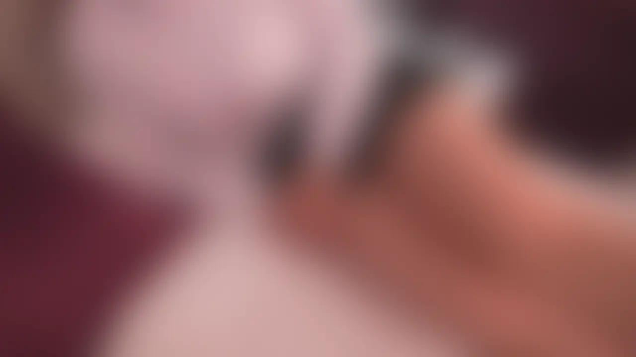 51【パツパツYシャツ爆乳に我慢出来ずに押し倒して馬乗りパイズリ】
僕は女性のスーツ姿やYシャツ姿が大好きです!
特に巨乳・爆乳女性のパンパンに詰まった胸元が大好きです!
今回はそんなパツパツYシャツ爆乳に我慢出来ずに押し倒して馬乗りパイズリです!
是非ご覧下さいませ! (2/2)