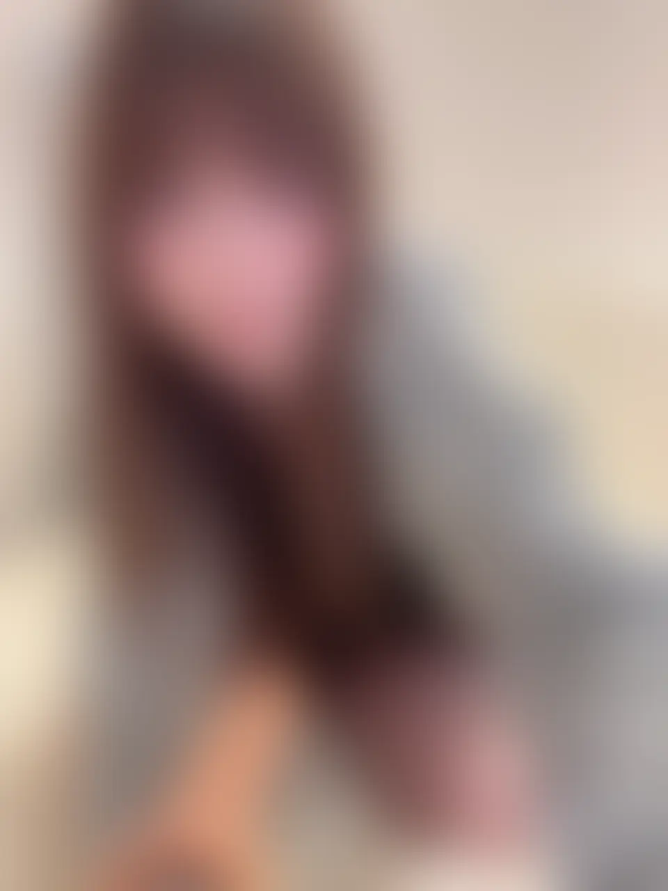 電動ピストンマシンと
えっちしちゃいました///💕
最初はお口でしゃぶってみた❣️
奥まで入れられて、
イラマみたいによだれダラダラで
いっぱい咥えちゃった///💋
これ中に挿れて
奥まで突かれるの想像したら
もう濡れてきちゃって、、、💦💓
お口でちゃんと
ゴムも付けてあげて、、、!🤭
ちょっと緊張しながら
電源を入れて、挿入…///💜
すごい奥まで入っちゃって
腰ビクビクしちゃう、、💕
だんだんスピード上げたら
もうヤバ過ぎて、、、🫣㊙️
電ピスとのえっちの様子を
ぜひ見てみてください〜👀💖
再生時間:11分59秒 (2/2)