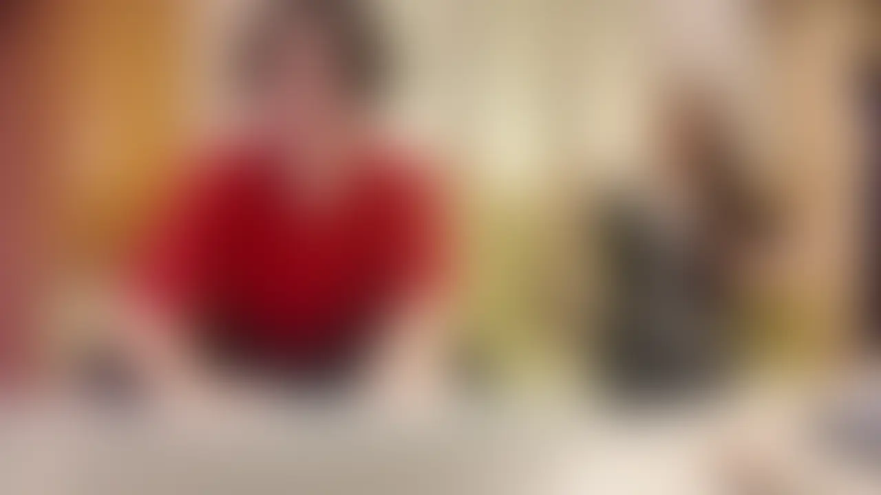 彼氏とはまだセックスしてない…」交際2日目の彼女〜出会って3時間で中●しされて精子を垂らしながら彼氏への愛を語る…♡
—————————
【動画概要】
「彼氏ができたから…裏垢、もう辞めようかなって悩んでて…」
彼氏ができ、幸せの絶頂にいるはずの彼女。 交際わずか2日目。
まだ「手を繋いだだけ」という純白の状態にも関わらず、呂律が回らないくらいイキ狂い出会って3時間の他人棒に中出しされちゃいました♡
※本編目隠しのみ
✨ 女の子について
・彼氏持ち(交際2日目)
・現在の彼氏とは手繋ぎのみ(セックス未経験)
・2年前まで処女
┗現在は首絞め・腹パン大好きど変態♡
━━━━━━━━━━━━━━━
【見どころ】
・彼氏への裏切りと「限界絶頂の中出し」
「彼氏とは、まだ手しか繋いでないのに…っ😖」 そんな背徳感に脳を焼かれながら、数十回に及ぶ絶頂からの他人の極太肉棒を深々と受け入れる彼女。
・究極の背徳「精子を垂らしながら語る未来」
本作最大の狂気は、すべてが終わった「事後」のシーン。
ガバガバになった膣穴から【他人の精子】をタラタラと垂れ流したままの状態で、👧「彼氏との初めてのエッチ、どうなるのかな…笑」と笑顔で語る彼女。
━━━━━━━━━━━━━━━ (2/2)