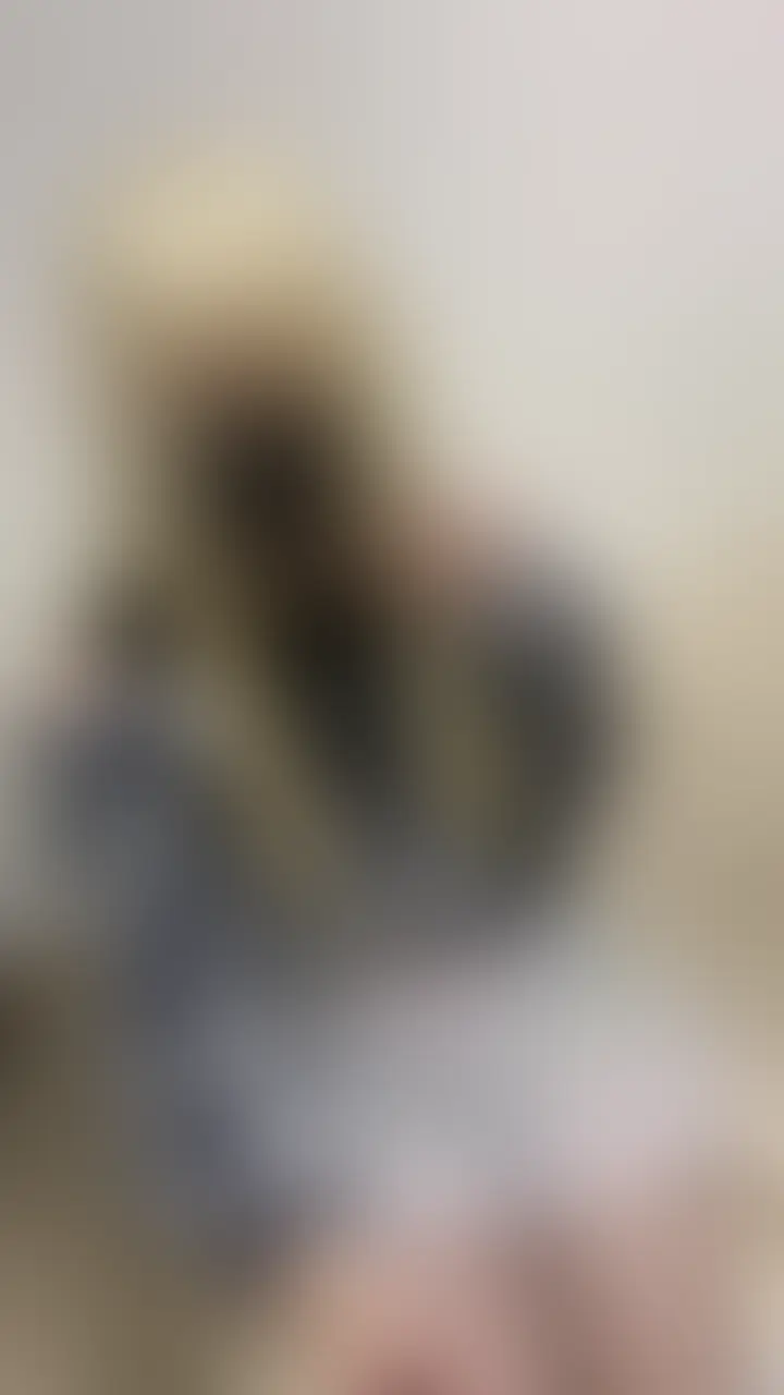 『金髪女装男子がショートパンツ履いてオナニー💛』 sample 1