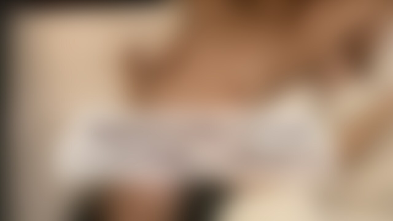 敏感すぎる変態マゾJDをベッドに○○○束して快楽漬け⑤
いつも通り、当然のように生ハメを受け入れちゃうサキちゃん。徹底○○○された変態まんこは好き放題快楽をコントロールされますので、やりたい放題しても延々とイキまくってくれるチョロい身体です😌
前回と同じように催○状態に堕としてやれば、サキちゃん好みの巨根を挿れられてる錯覚を起こさせることも簡単に出来てしまいます。これはこれで何だか寝取られてる気分がして面白いですね。私は寝取りも好きですが寝取られも好きなのでこの責め方は非常に楽しいです(╹◡╹)
まぁサキちゃんは残念ながら貸出しとか複数とか絶対NGなので実現はしないのですが(笑)
このシリーズのマスク顔出し動画はこちら(単品販売のみ)↓
https://myfans.jp/posts/272c1bce-a4af-4e69-88af-707e356d2448
このシリーズのフルサイズ動画(顔出し無し)はこちら↓
https://myfans.jp/posts/532263c9-0279-4471-97a0-26a4d51047e6
こちらの動画をより鮮明に見たい方はこちら↓
https://myfans.jp/posts/29bbe472-c6a1-42eb-8a54-9110e695feec (2/2)