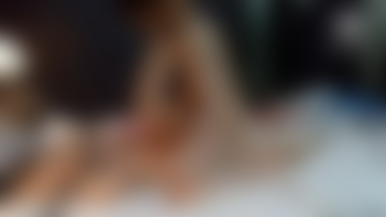 見事なおっぱい揺れ。おっぱいゆらす側位からバックで果てて終了
ドエロすぎ、感度高すぎ、ドMJD10-13
側位も絶叫。Eカップ揺れて綺麗ね。腕を引っ張るとますます立体的。急に叫ぶからびっくり。足を曲げるとまたギア一つ上がって…
バックで一突きすると膣ナラ。頭ドーンッと倒してのバック。どれだけ叫ぼうが喘ごうが手抜きませんよ?足を閉じると中をより擦るからまたトーンアップ。ロールスロイスそんなやばいの?
いろんな腕の引き方で飽きさせません。ロールスロイス疲れてベッドに倒れたら上から追撃よ?寝バック脚クロス密着が1番のようでした。もう無理無理ってなったので激しく突いて果てて終了 (2/2)