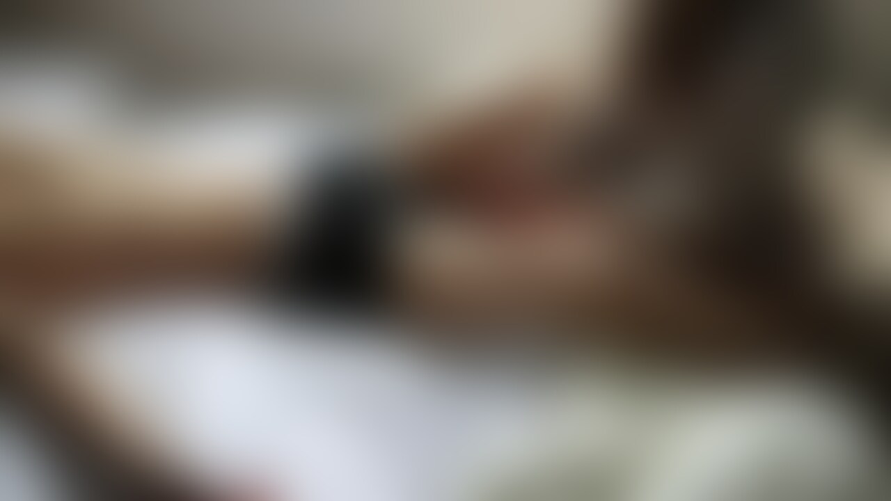 早朝から私に股広げられて感じてる姿見られてしこしこされるのどう?😛
朝のおちんちんって敏感なんでしょ?余計におかしくなっちゃう?
おちんちんパンパンにしてビクビクしてるの可愛い♥
私が壊してあげる(> < ❤
もっと声出して喘いで全身で感じて?♡
でもイかせてあげない。
何度も我慢させてずーっと快楽に溺れさせてからご褒美に射精させてあげるから濃いの沢山出してねn <♡ (2/2)