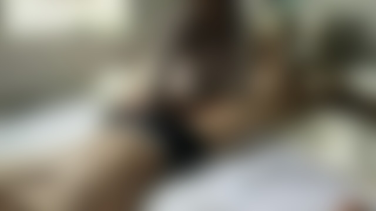 寝起きから美女に襲われてしこしこされて起こされちゃった…と思ったら、、 sample 1