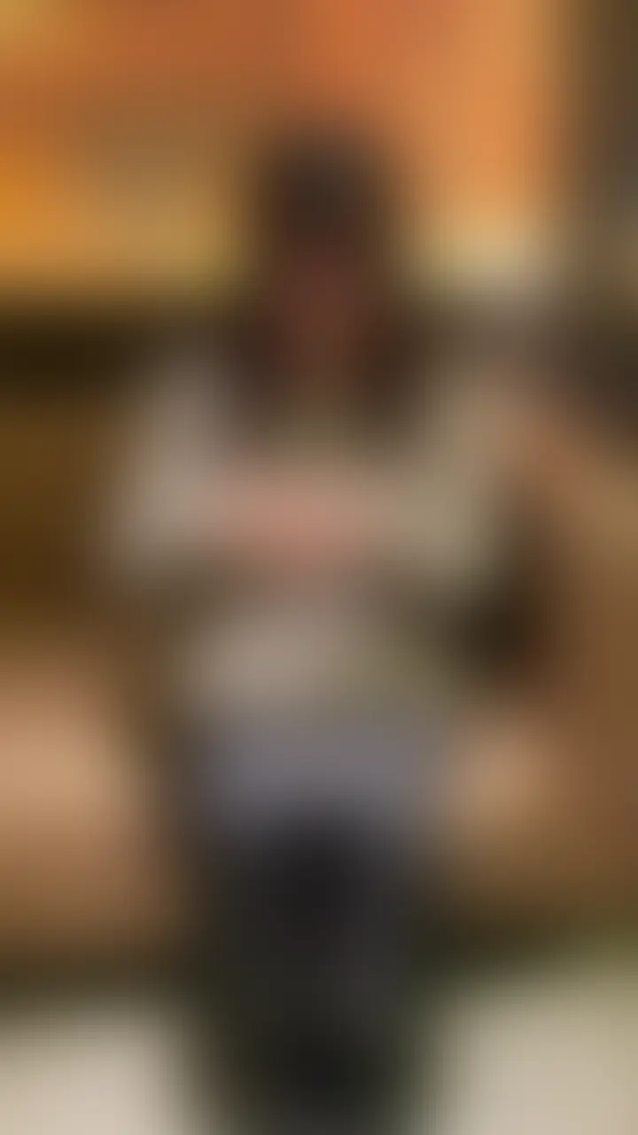 寡黙そうな女の子だけど、エッチなことに興味があって、中イキだったり連続イキ、おもちゃ責め、目隠しプレイに興味があったのと、裏アカ男子がどういう人か会ってみたくて連絡してきてくれた秋田の21歳JDさん
イク時に口を抑えてながら必死で声を我慢したり(結局我慢できてないけど笑)、騎乗位の時に力が抜けて倒れ込んじゃう姿がめっちゃ可愛いかった
あと、イラマにも人生初挑戦してみました笑 (2/2)