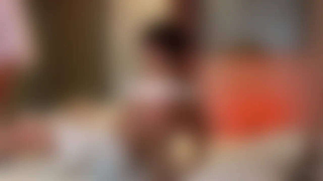 今回も借金の返済がてらお会いした時の映像をお送りするのですが、一回目と明らかに違うのは色々痛い目を見せたおかげか、かなり従順になっていました。ホテルで襲ったし、種付けもしたので無理はありませんが笑
そこで閃いて「これなら知人に回しても変な事は起こさないな」と思い知人を読んで僕の目の前でえっちしてもらいました。
「おとなしくしとけば怖い思いもしないし、すぐ終わる」と言って安心させながら性欲おばけの知人に渡しました。
知人からも当然のごとく生でされてしまい撮影もされているのでこの女性はもう終わりです。今も連絡繋がっているので好評だったらまた撮影データを公開したいなと思ってます。 (2/2)