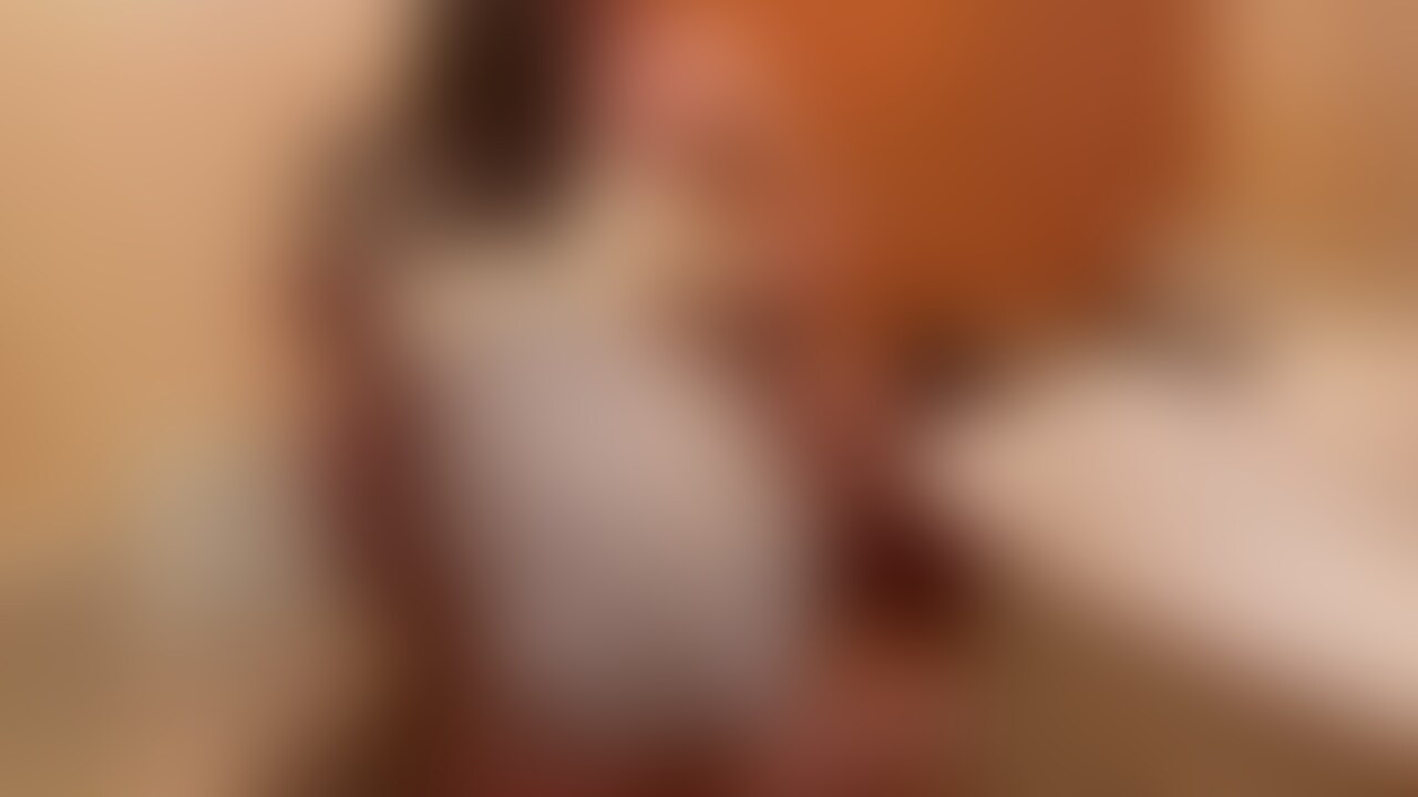 人妻に○○○奥までチ〇コをくわえさせてドロドロ唾液で自然ローションでしごかせる‼️これ気持ちいいやつ♡服と下着はつけたままハメ潮させてぐちよぐちよマ〇コの出来上がり😊変態人妻のいんらんぶりみてあげて♥️ (2/2)