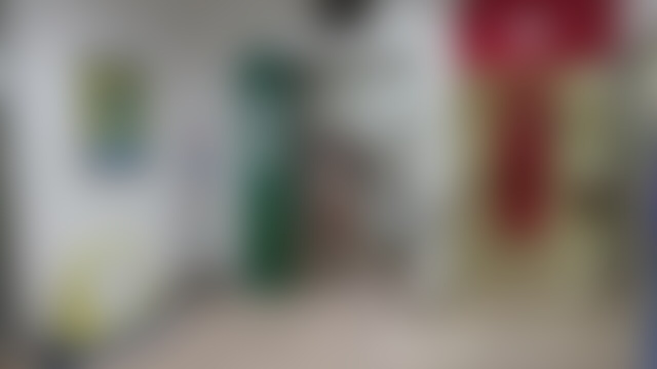 全裸歩行です。
夜と昼間。
自販機全裸購入もあります。 (2/2)