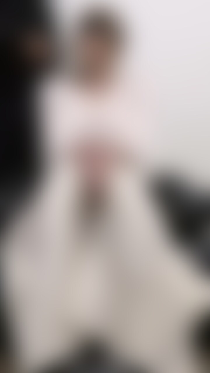 色白で細身、それでいて巨乳!このスタイルやばくないですか?
筆で少し撫でただけで仰け反っちゃう、とても敏感みたいです
高身長・細身・巨乳 と三拍子揃ったスタイル抜群のセラピストさんでした (2/2)