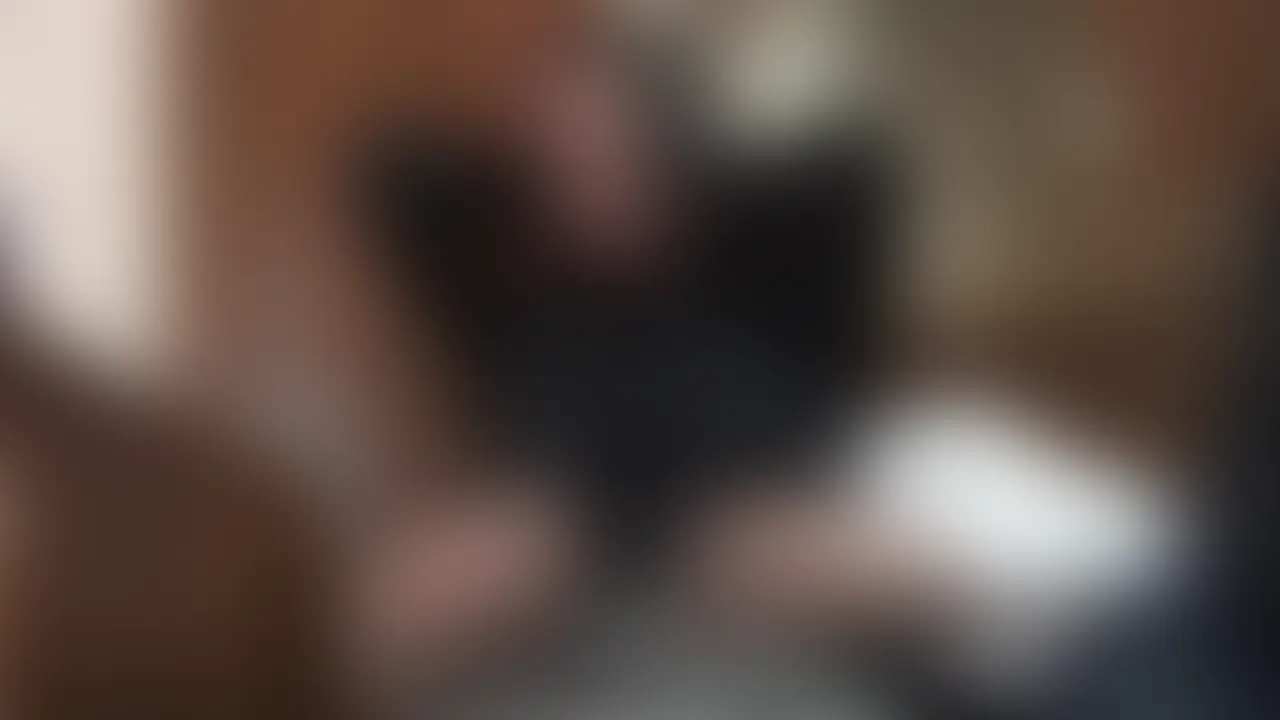 【中出し肉欲が隠語連発の種付け交尾】
中に射精してと爆乳人妻が懇願肉欲
巨根を舐めまわし巨乳を掴まれ妊娠覚悟の中出し性交
上品な顔立ち、清楚な微笑みの裏に、
下品な交尾に溺れる爆乳人妻の真実。
巨根を求めて疼くカラダ、
我慢できずにホテル直行の呼び出し。
部屋に入るなり、着衣から溢れそうな爆乳。
後ろから鷲づかみに揉みだすと、
彼女のカラダがビクッと跳ね、
甘い吐息とともに快楽に堕ちていく。
「あぁ…欲しい…」と、
その声だけで男の股間が熱くなる。
彼女の唇が、硬く脈打つ巨根に絡みつく。
丁寧に、ねっとりと咥え込む口奉仕。
下のメス穴はすでにぐっしょり、
喉奥で味わう女の悦びに、
彼女の目が淫らに潤む。
「早く…入れて…」と懇願する彼女。
爆乳を揺らし、生の男根を受け入れる。
正常位で奥を抉られ、
バックで雑に突かれ、
「もっと!」と叫ぶ声が部屋に響く。
妊娠覚悟の中出し、
快楽に負けた彼女は、
性欲処理の肉〇器として精子を垂れ流す。
爆乳が波打つたび、
彼女の理性は溶け、
ただのメスと化す。
普段は上品しかし
淫乱な本性が暴れ狂う爆乳人妻 (2/2)
