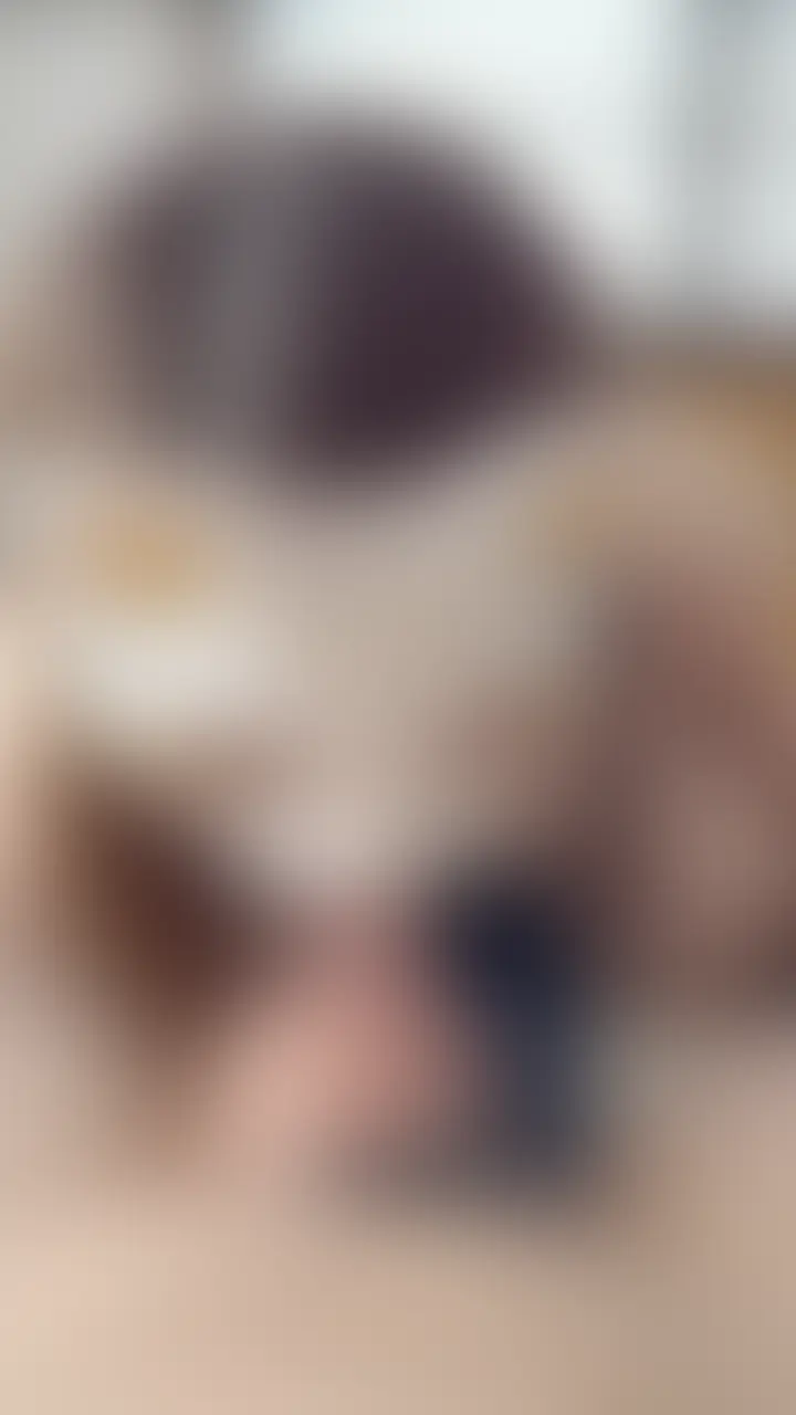 旦那の精液チェックのせいでSEXができない人妻はすぐにフェラをする🥰
本当にちんちんが大好きなんですね🤔 (2/2)