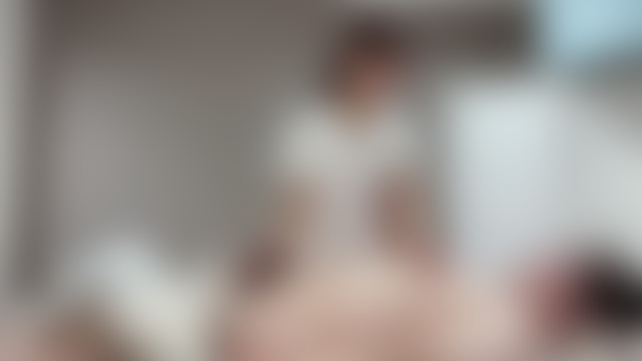 ※再投稿分ですが、画質等上がっています。
女性メインのエステだったのですが、手コキまで前回たどり着くことが出来、以上に興奮してしっかり射精。
担当のエステティシャンに”受け入れてもらえた?”と思い、期待して再訪問しました。
パート1は
↓↓
https://myfans.jp/posts/4e491bd4-f5b9-4c7e-adff-901b7621cdbe
(バックナンバープランに入ってます)
入室して診断してもらい、施術台にうつぶせに寝てマッサージ開始。
やはりマッサージは丁寧です。しっかり揉んでくれます。オイルもいい香りのものを調合してリラックスできます。
(手コキなしでも楽しめますね)
そして今回もそそり立つペニスを見せつけようと思っていたのですが、バスタオルをかけていたものの、勃起して膨らんでおり、それを優しく撫でてくれて・・・そしてバスタオルをめくり手コキ開始。前回のような流れに。
乳首を舐めてもらっているタイミングで、キス。手コキしながらのキスは最高ですね。
前回以上に興奮してしまったのか、ザーメンがしっかりと飛んで彼女もビックリ。
そのビックリしている姿が妙に可愛いんですよね(笑)
サンプル画像
https://myfans.jp/posts/0cb8049d-b6bf-484a-b3b7-6fdbd2ffe7f2
サンプル動画
https://myfans.jp/posts/77b7c37a-0a60-40b1-8311-4c8b90033b21
(要0円プラン) (2/2)