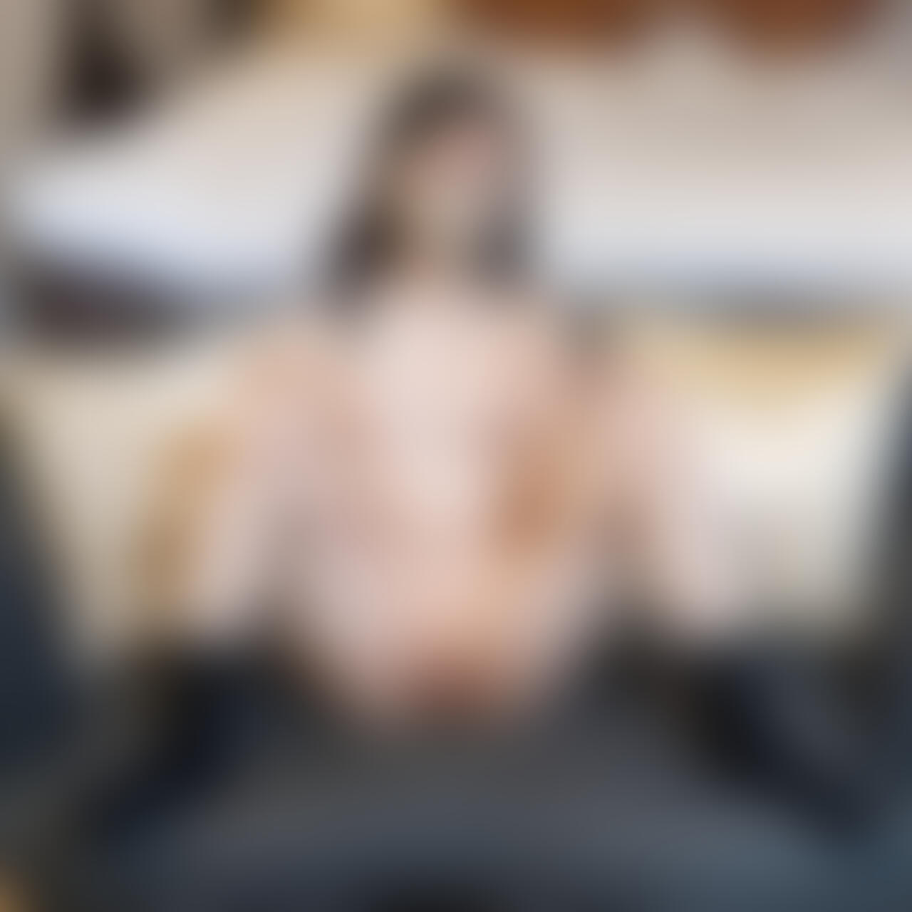 CASE055-03【MIYUU02】
2025年3月15日公開（足元からの視点）

今月は前回の訪問があまりに気持ち良かったので、再び足を運んだみゆうさんの様子ををお届けします。

前作の様子はこちら
https://myfans.jp/posts/bdad9a27-a4e2-4b27-9fe2-a3134dda004b

まずはソファでの感度チェックから。前回同様に恥ずかしがるみゆうさんでしたが、身体はとても正直。
やがてセラピストの手が上半身へと移ると、みゆうさんは身体の緩めとともに、想像を超える感覚に思わず身体をビクビクさせます。
その後、露天での入浴トリートメントに移ります。温かさが疲労を消し去り、満面に広がる香りはより一層みゆうさんの心を緩めました。
２人でゆったりと浸かりながら、みゆうさんはセラピストの声と手技に自然とこぼれる笑顔を見せました。
「大丈夫ですか」と声をかけながら、優しい声と手のひとつひとつが、みゆうさんの身をいっそうに緩めていきます。
その顔に漂わう微妙な笑みは、いかにも心地良く、しかも思わず感覚がこみ上げてくるほどの体験を物語っていました。
後半は前回「初めてやりました」と自らカミングアウトした騎乗位のおさらい。とても上手になっていました。
１時間超えの動画になりますが、是非サンプルだけでもご覧ください。

＊＊＊＊＊＊＊＊＊＊＊＊＊＊＊＊＊＊＊＊＊＊＊＊＊

サンプルや本編の感想をコメント（レビュー）いただいた方にはお礼のプレゼントがあります。
プレゼント獲得条件は以下になります。

・無料プラン／有料プランのどちらかに加入（★必須）
・3月25日までに感想をコメント欄をいただく（★必須）
・サンプル／本編が良かった場合はいいね（♥️）をつける（※任意）
・すぐにアクセスできるブックマーク機能が便利です。よかったらブックマークもお願いします（※任意）

お礼のプレゼントはメッセージ機能をつかって送付します。
※無料プランよりも有料プランの方が豪華なプレゼントになります。

＊＊＊＊＊＊＊＊＊＊＊＊＊＊＊＊＊＊＊＊＊＊＊＊＊

単品購入の場合は4K画質の作品データをプレゼントしております。
※プラン加入中で単品販売をご希望の方は、1作品あたり5000円のチップ送付で4K画質のデータをプレゼントしています。

単品購入をご希望の方は以下の投稿からご購入ください
https://myfans.jp/posts/de9764da-5962-424a-9fd3-1a822ac7e8e7 (2/2)