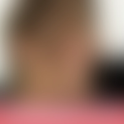 キャバ嬢系美女。肉棒の吸いつき方とスローピストンが非常にエロいフェラ。
愛嬌たっぷりのキャバ嬢系美女によるフェラ動画です。
お店で隣に座ってくれたら合格ラインなのは間違いありません。
チンチンを彼女の前に差し出すと舌なめずりをしながら「舐めちゃっていいですか?」と一言。
勃起してないチンチンをパクりと咥え、口の中で大きくさせてくれます。
ガチガチに勃起したチ●コを良いリズム感でピストン。
「ん‥んんっ‥」と漏れ出す吐息が非常にエロいです。
肉棒を咥える吸いつき方、口の形も見どころ。
根元までしっかり咥えてくる所も彼女のフェラ好きさが伝わってきます。
オススメのフェラ動画となっておりますので是非ご覧下さい。 (2/2)