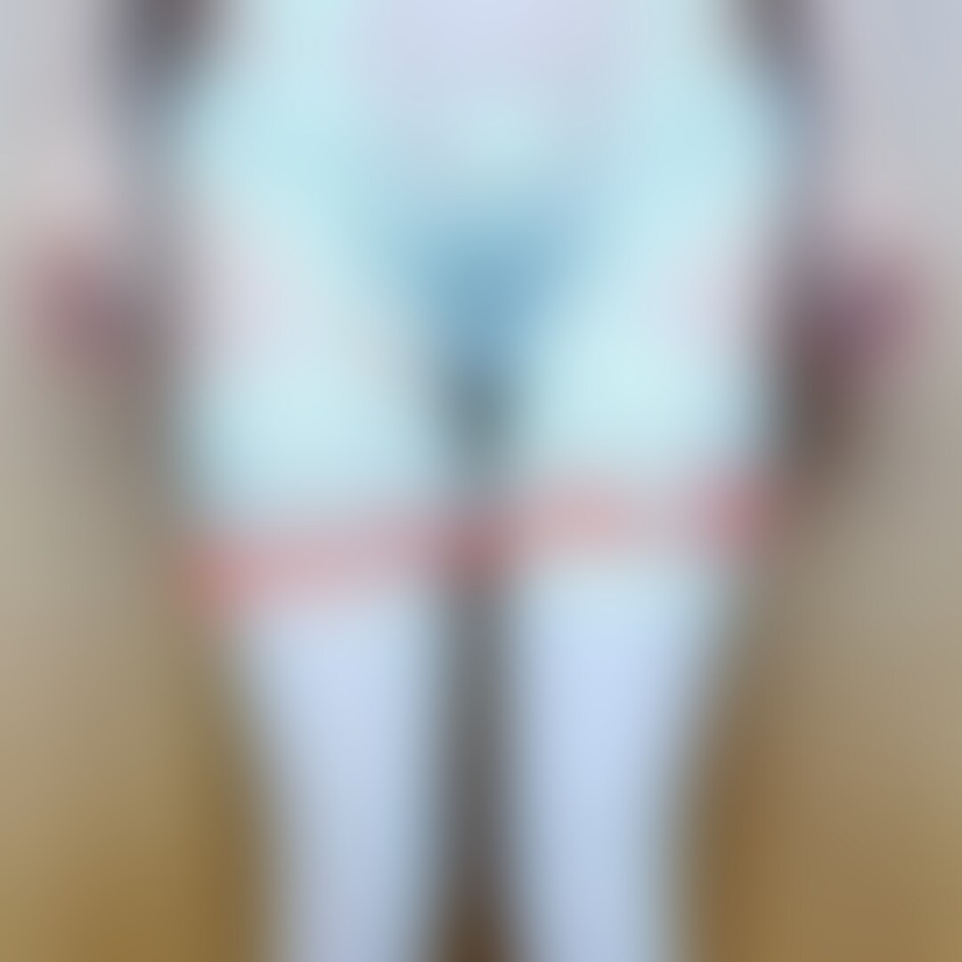 【単品販売】【リクエスト動画】~白いガーター編
リクエスト頂いた白いガーターストッキングでイメージ撮影しました。いろいろなアングルからパンティーを狙って撮影しています。股間アップシーンも満載です。見てね♥ (2/2)