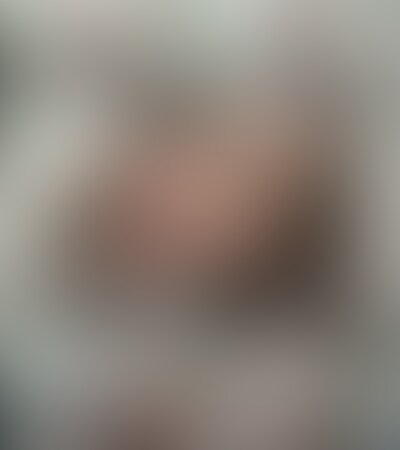 ちょっと冒険しました。
昼間っから家のベランダにシーツを敷きセックスです。
この前は夜だったので良かったんですが、今回は思いっきり昼間。
下の道路では生活音がバリバリしています。
コソコソ話しながら、声を押し殺してセックスします。
わんぱくちゃんも制服着ながらノリノリではしゃいでいます。
まわりを気にしながらのフェラ、69と舐めて舐められてと前戯をします。
膣内が潤ってきた所で苦手な騎乗位です。
スグ疲れちゃうとの事で苦手だそうですが今回ばかりは、やってもらいます。
疲れが見えたから「背面騎乗位」で交代しました。
下から彼女のマンコに思いっきり突き上げて、外にパンパンと響かせまくり。
彼女も必死に声を我慢しています。
続いて自慢の綺麗なお尻を見ながらバックで突きます。
その後、正常位でフィニッシュ…の前に季節の変わり目と言う事もあって「寒い…」と言って部屋に戻る彼女。
射精を待つばかりのチンポは、思わぬお預けに困惑気味…。
部屋に戻って続きです。
クンニで隅々までマンコを舐め回し、アナルもペロペロと。
この時の彼女の表情は、抜けます。
再び射精感が戻ってきたので、正常位でマンコに挿入し中出し。
やっぱり露出は、暖かくなってからやろうと話しました。
【動画詳細】
動画時間:38:05
フレーム:1920×1080(HD)
ビットレート:2384kbps
サ イ ズ:653MB
ファイル形式:MP4
【注意事項】
※出演者は○○○以上であることを身分証で確認しております。
※法律や条例に違反することは一切行っておりません。
※本作品は、公開する事を目的に作られたオリジナル動画です。
※二次使用、譲渡、転載、転売等は禁止します。 (2/2)