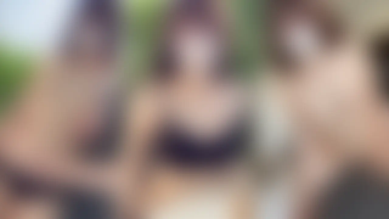 はじめに「いいね♡」を押していただけると嬉しいです❣️
今回は最初は見晴らしの良い歩道橋からスタート✨
青空が広がっていて景色もとっても綺麗で、まるでPVみたいな雰囲気でした🥺💕

この日は黒のニットとデニムのショートパンツコーデ❣️
お散歩しながらおしゃべりしていたんですが、私は晩ごはんの焼肉のことで頭がいっぱいでした…😂💓
その後はホテルの施設の中をぶらぶらお散歩✨
展望テラスに行ったり、図書館を覗いたり、ドリンクバーで休憩したり…🥰

お部屋に入ってからは、テラスでティータイム☕️💓
最近お気に入りのこのホテルは、お部屋にプライベートテラスが付いていて、周りを気にせずゆっくり過ごせる、とても素敵な空間です✨

ティータイムなのに、なぜか「魔法をかけてあげる♡」なんて話になって…🥺✨
テラスで下着だけの姿になっちゃいました🥰💓💓
彼も興奮したらしく、すぐにおっぱいの辺りを触ってきました💓
あっという間にブラを取られて…キスをしたらお互い止まらなくなっちゃって...♡
そのままテラスやお部屋でいっぱいえっちしちゃいました🥺💓

プランのご登録🌟いつもいいね💓やコメントありがとうございます🥹
すごく励みになってます❣️ 本当に嬉しいです💓
これからもプライベート動画をどんどんアップしていくので、
ずっと一緒に楽しんでくださいね…♡ (2/2)