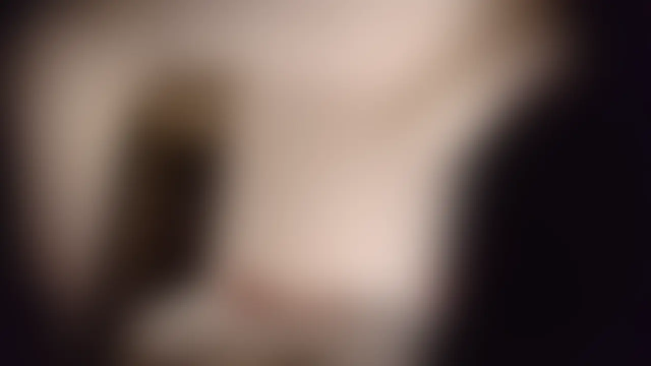 【顔出し】ごっくん大好きCAかすみちゃん。ドロドロ濃厚臭ザーメンを3回おかわりする精飲エンジェル。
ベッドに入るなり『ゴムつける派?つけなくてもいい?』と生ハメ志願してきた激エロCAかすみちゃんとの密会。
流石CAということもあり、長身でスレンダーな身体は見ているだけで我慢汁が分泌されてきます。
SEXは基本ナマで、精子を飲ませてもらわないと気が済まないとのこと。
喉奥に濃厚ザーメンをぶっ放してあげると、喜びに満ちた表情で最後の一滴まで搾り取りごっくん。
...かと思ったら次の瞬間には、『もう一回しよ』とイッたばかりのちんぽを刺激してきます。
そんなごっくんエンジェルかすみちゃんとのエロすぎる密会、3アングル85分。抜きどころしかありませんのでどうぞお楽しみください。 (2/2)
