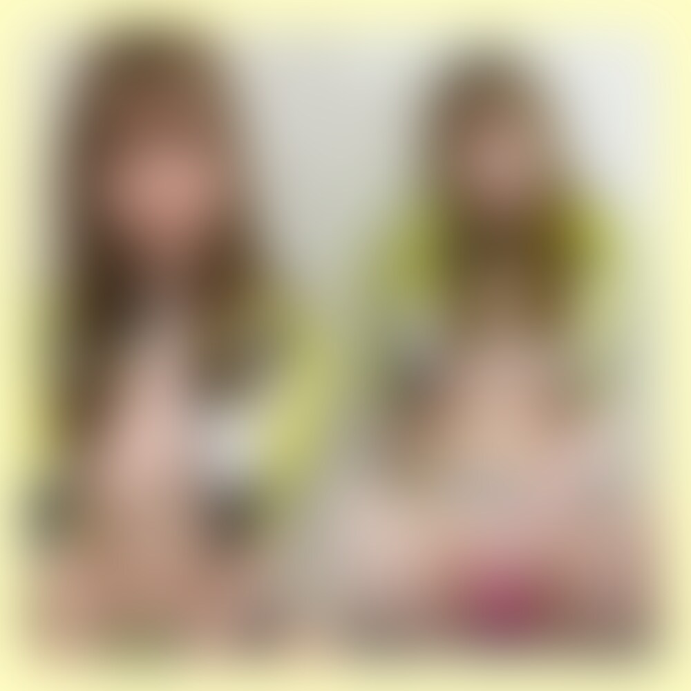 レースクイーンコスプレでオナニーしてイっちゃいました//
-------------------------------------------
こんばんは、あみです💕
実はここで初めて言うんだけど、小さい頃にレースクイーンになりたいなぁって思ってた時期がありましたっ🧡
車が好きなのもあって、よく両親にレース場に連れて行ってもらってました♡
だから、このコスプレを着たときにあのときのことを思い出して懐かしい気分になってました笑
昔話は置いといて、今回はクリを吸引するおもちゃを使ってオナニーしてみたんだけど、すっごい気持ち良くてすぐイっちゃった// (2/2)