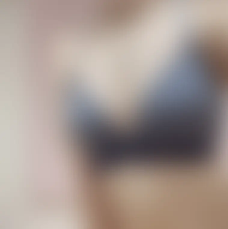 ヒナ🐥(パイパン女子大生のおしっこ🐤)「今日のヒナの下着🥰」の投稿サムネイル