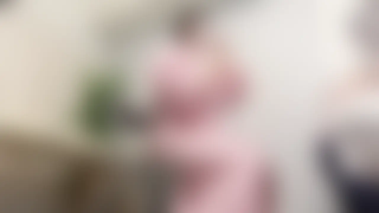 Eカップと言い張るFカップ黒髪ロング美女。胸揉み検診で前髪パッツン姫カットの目の奥には不安が…
↓禁断の肛門検診動画一覧はこちらから👇
https://myfans.jp/uesugikenshin/tags/6d94802b-da07-43ea-acc5-48c06d6bdc2c
定期検診に訪れた巨乳で黒髪ロングの美人な患者様。
終始不安そうにされており、結論的には美巨乳を揉み、乳首を弄りまくっているのですが
心音計測から呼吸器系に問題がないか
服を捲り下着を外してもらった際に、凄く顔を見られました。
乳がんの検査と称して、触診を入念に行い、
乳房の形が変形するくらいに揉み込み。。。。
机の下からもカメラで全体像を映し、
ポケットに入れたカメラで主観を撮影。
感度チェックとして乳首も弄りました。
最後は腰の検診として後ろを向かせ、
パンツまで撮りました。
#素人#OL #個人撮影 #おっぱい #巨乳 #フェチ #健康診断 #検診 #病院 #診察 #背徳 (2/2)