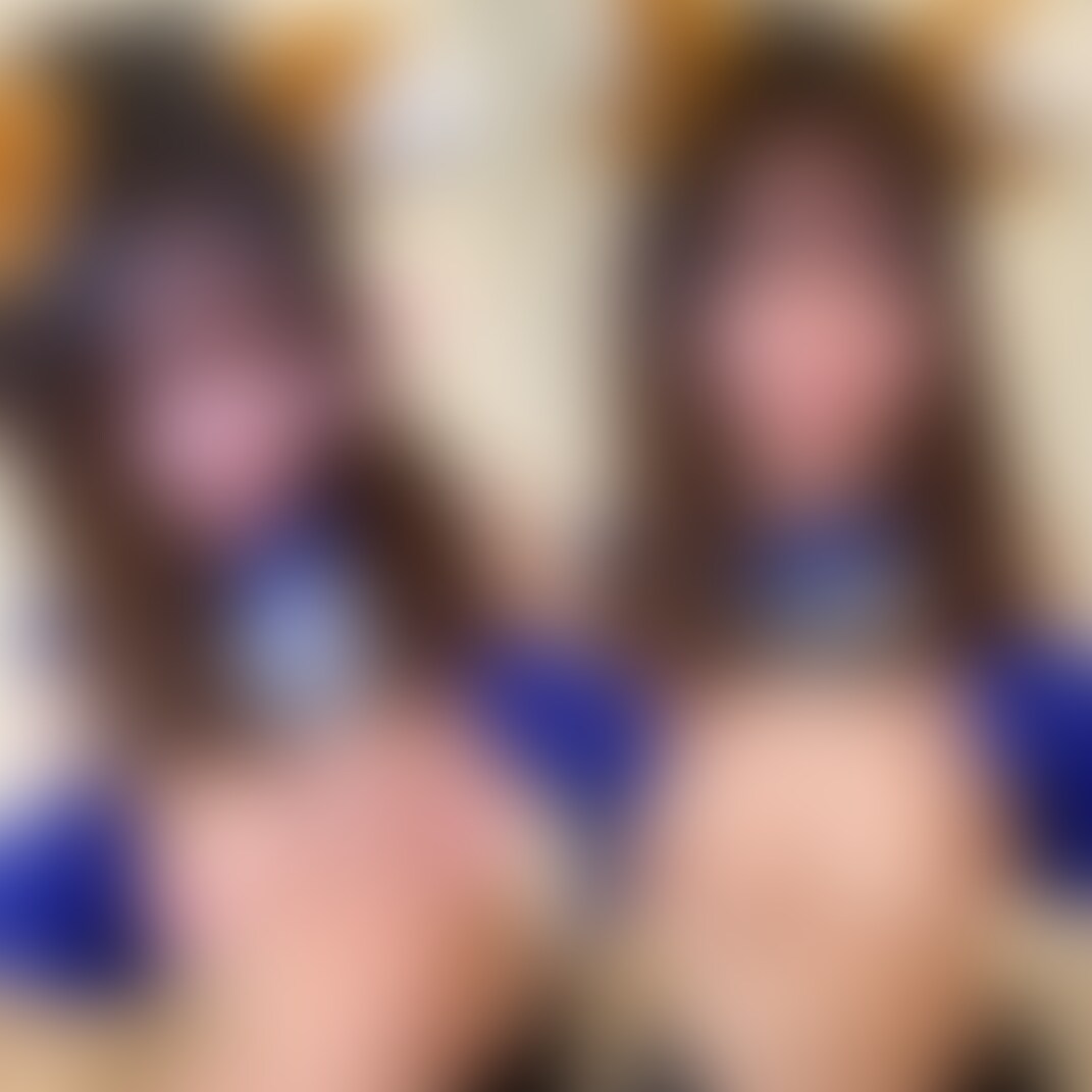 【個撮】敏感ゆるふわ巨乳美女3 巨乳き●ねダンスで乳首は常にビンビン♥トロトロおま●こに生ち●ぽ挿入膣奥大量中出し!
==============
笑顔が可愛いゆるふわ巨乳美人。
清楚っぽいのに、
インタビュー受けてそのままハメ撮りしちゃいました。
すぐにまた呼び出して、
今回はき○ねダンスになってもらいましたよ。
キレイな大きいおっぱいが、とても良く映えますね。
ドMだということも分かっているので、
玉舐めさせて、その流れでア○ルも舐めさせました。
美女がア○ルをベロベロ舐める姿は最高です。
手マンでトロっトロになったおま○こは、
既に準備万端。
「生で入れて…♥」
って言わせてから、
膣奥までズブズブ挿入しちゃいます。
普段はゴムを使うらしいのに、
一度生でしたら病みつきになってしまったようです。
膣奥突くと良い声で鳴いてくれるので、
たくさん鳴かせる為にガシガシ突きました。
最後は本気ベロチューしながら、
勢いで***中出しです。
ぴゅる~~っとたっぷり膣奥に出し切りました。
あれだけ以前はダメダメ言ってたのに、
女はよく分かりませんね(笑)
この子はこれで最後かな。
「いいね」をたくさんもらえると投稿頻度を増やす励みになります。頑張ります。
=============== (2/2)