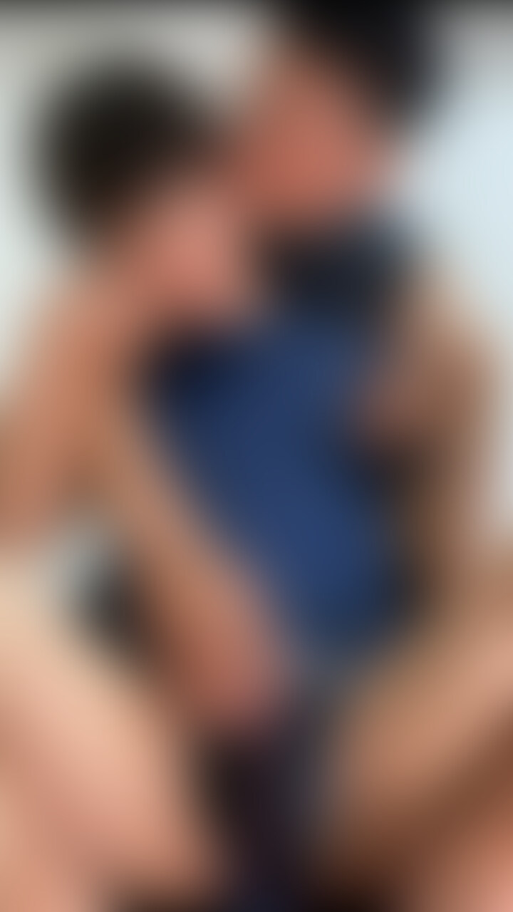 ゆー🥦くんとカウンターチェアでくるくるSEX sample 1