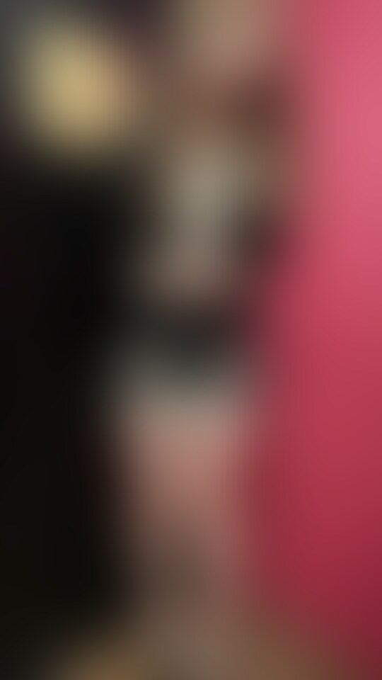 港区女子の玄関ドア前おな🤍
別角度バージョン
最初の方は声抑えなきゃって思ってたのに、逆に興奮して気持ちよすぎて声出ちゃってた🥺
濡れすぎておまん⚪︎ぐちゃぐちゃだったんだけど、多分音でバレちゃう🥲めちゃくちゃ音たてちゃってた🥹
終わった後立ったままだったのもあって疲れたけど、ガチイキできて超気持ちよかった…
いっぱい腰へこへこしながら夢中でおもちゃズボズボしてるとこ見てね/// (2/2)