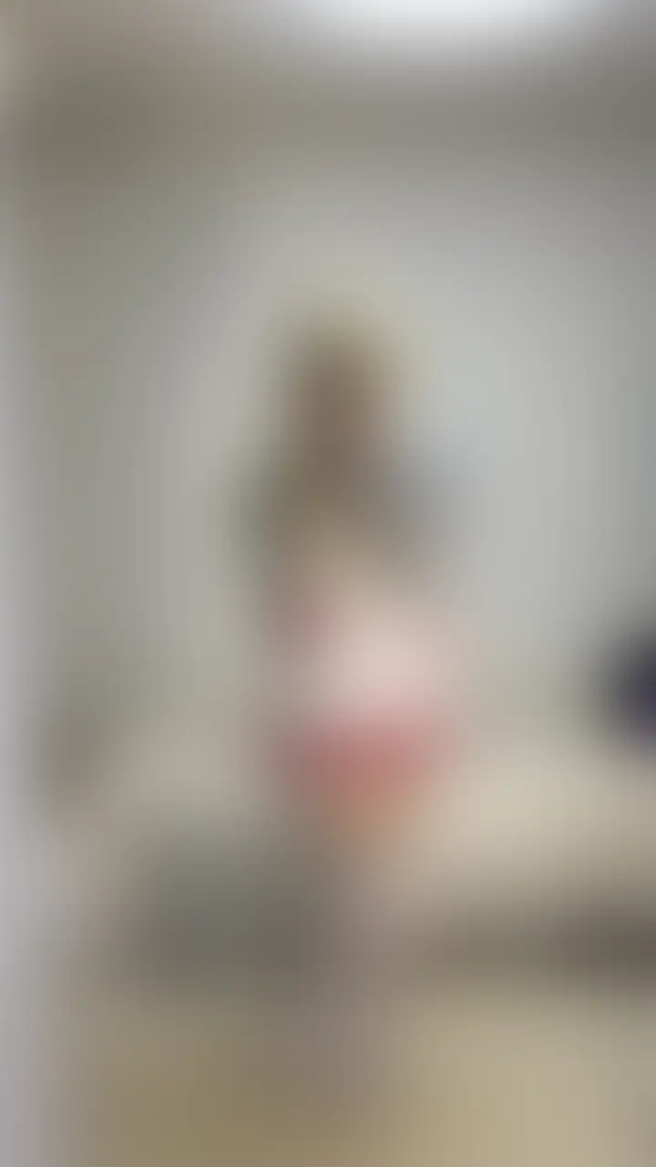 『金髪男の娘が鏡の前で立ったままナースコスプレスカート内に射精💛』 sample 1