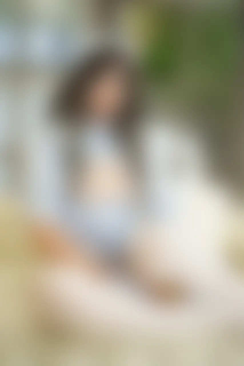 蒼月ミラ「ナースコスプレの大胆ver💕 胸元からおっぱい飛びだしちゃってる🫣🫣 こんなナースがいたら毎日病院通いたくなっちゃうかもね🤣」の投稿サムネイル