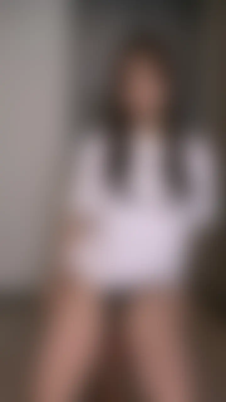 こんばんは、ひなです♡
今回は寝付きが悪かったから
寝る前にディルドで騎乗位オナニーしちゃいました...//
ちょっとディルドが大きくて
あんまり奥まで入らなかったけど
気持ちよくなれたから終わった後
そのまま寝ちゃいました🤭 (2/2)