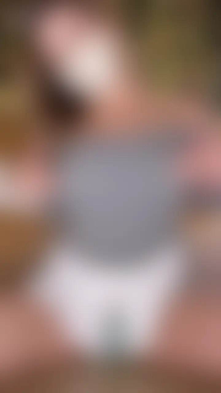 ⭐️本編⭐️爆乳・アナル・おまんこ誘惑動画😍💕
見てくれてありがとう✨
【いいね・ブックマーク】してもらえると嬉しいな🥹🩷
コメントもよろしくね🫶
*******************
さちのピンク乳首爆乳、えっちなアナル、変態まんこ
破壊力満点BODYをドアップで誘惑しちゃうよ😈💕
存分に楽しんでね😍 (2/2)